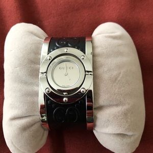 Gucci twirl womens silver dial watch